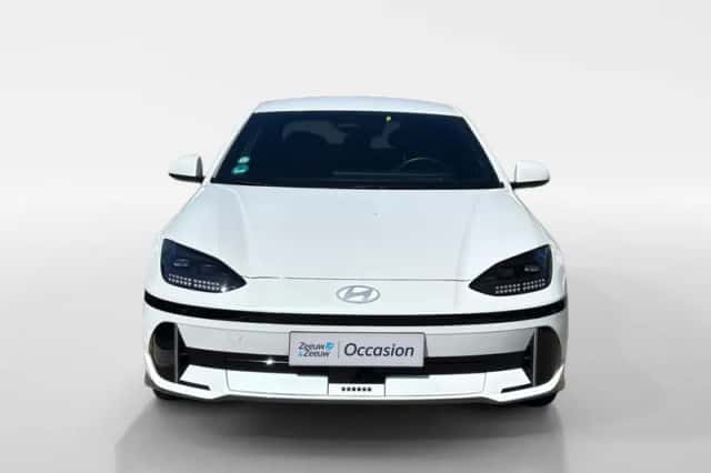 Hyundai Ioniq 6 (2023) thumbnail 3