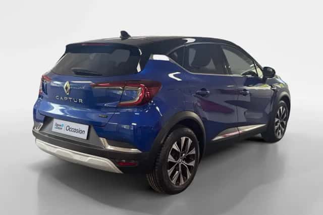 Renault Captur (2023) thumbnail 2