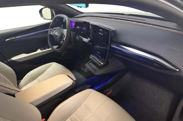Renault Mégane E-Tech (2024) thumbnail 6