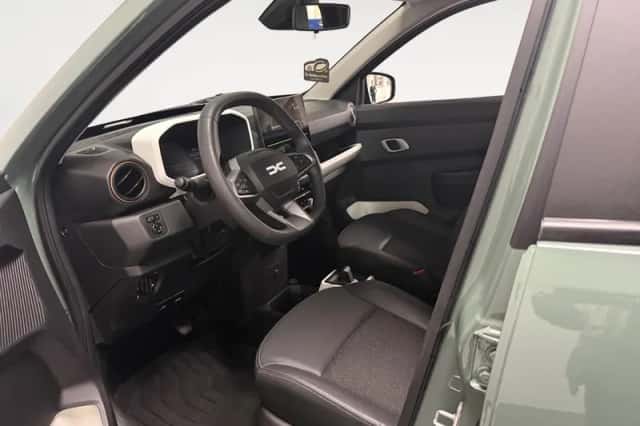 Dacia Spring (2024) thumbnail 5