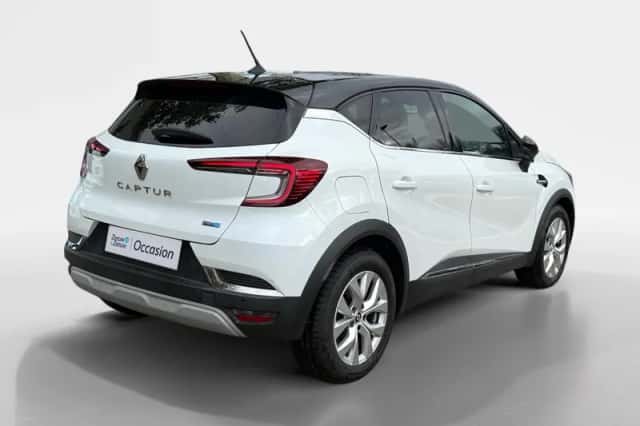Renault Captur (2022) thumbnail 2