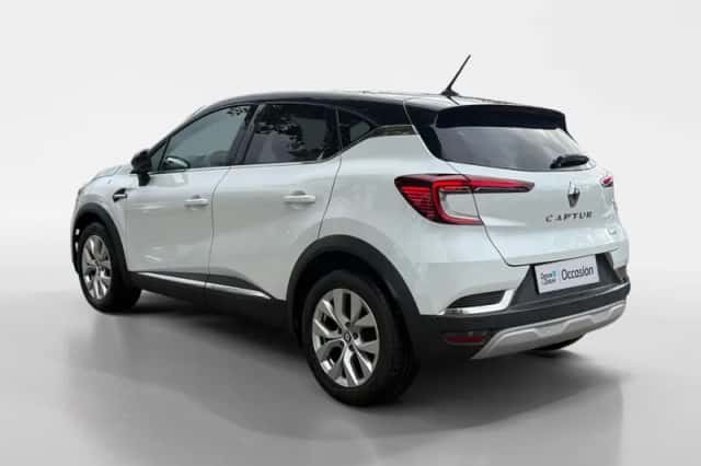 Renault Captur (2022) thumbnail 4