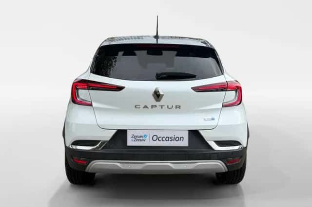Renault Captur (2022) thumbnail 6