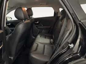 Kia Niro (2016) thumbnail 21