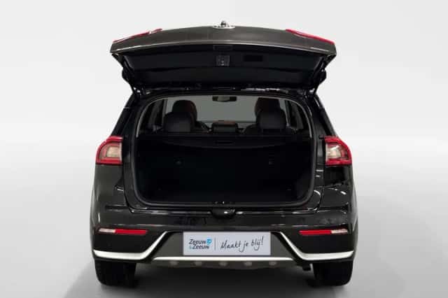 Kia Niro (2016) thumbnail 4
