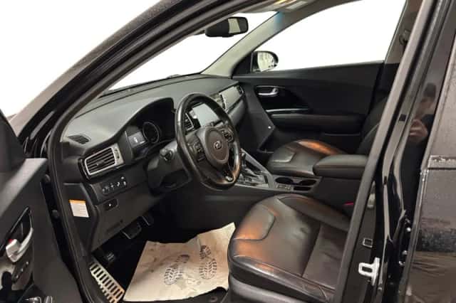 Kia Niro (2016) thumbnail 5