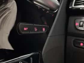 Kia Niro (2016) thumbnail 8