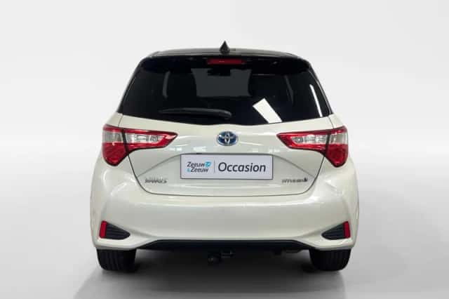 Toyota Yaris (2017) thumbnail 4