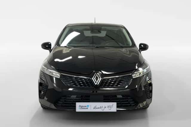 Renault Clio (2023) thumbnail 3