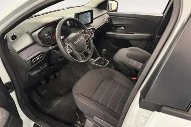 Dacia Sandero (2025) thumbnail 6