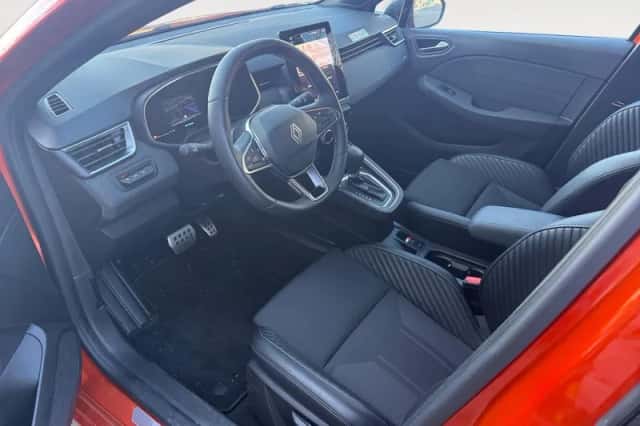 Renault Clio (2024) thumbnail 5