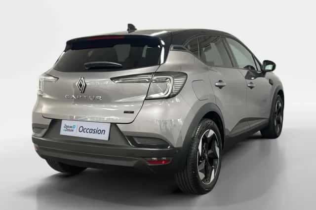 Renault Captur (2025) thumbnail 2