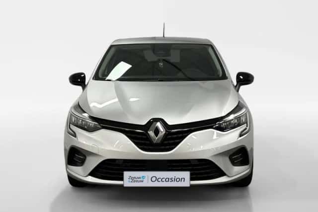 Renault Clio (2023) thumbnail 3