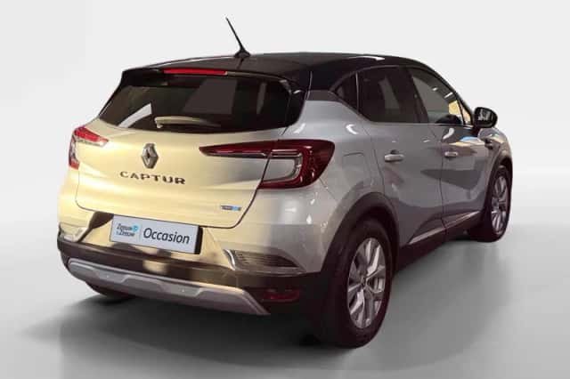 Renault Captur (2022) thumbnail 2