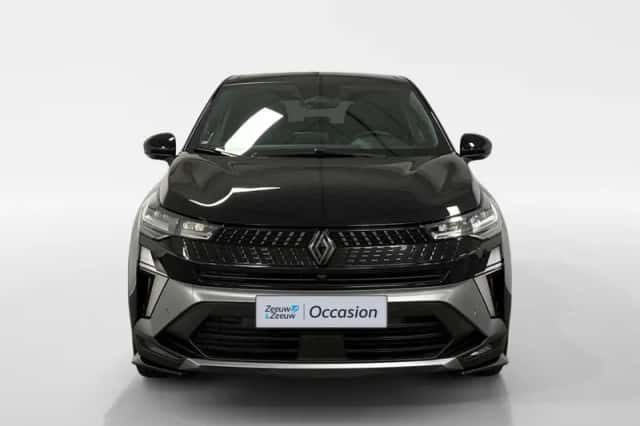Renault Captur (2024) thumbnail 3