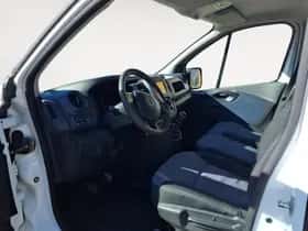 Opel Vivaro (2014) thumbnail 12