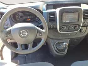 Opel Vivaro (2014) thumbnail 18