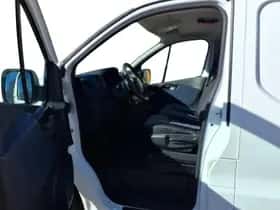 Opel Vivaro (2014) thumbnail 21