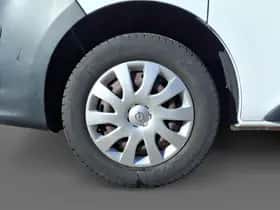 Opel Vivaro (2014) thumbnail 8