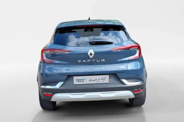 Renault Captur (2023) thumbnail 6
