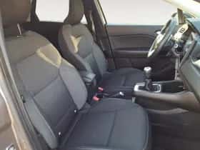 Renault Captur (2021) thumbnail 22