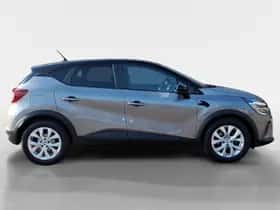 Renault Captur (2021) thumbnail 4