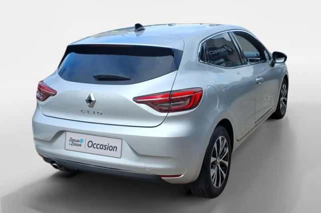 Renault Clio (2023) thumbnail 5
