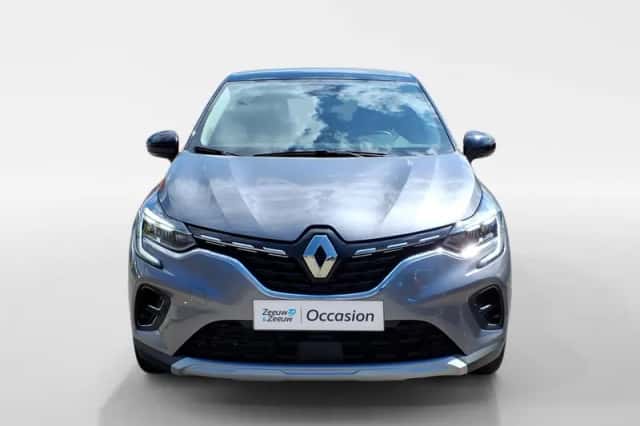 Renault Captur (2024) thumbnail 2