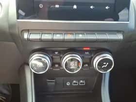 Renault Captur (2024) thumbnail 23