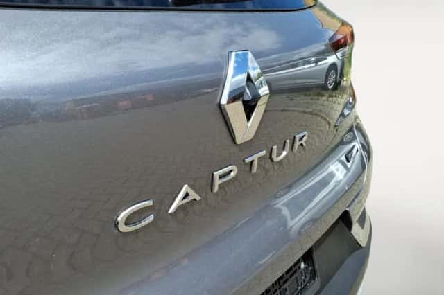 Renault Captur (2024) thumbnail 10