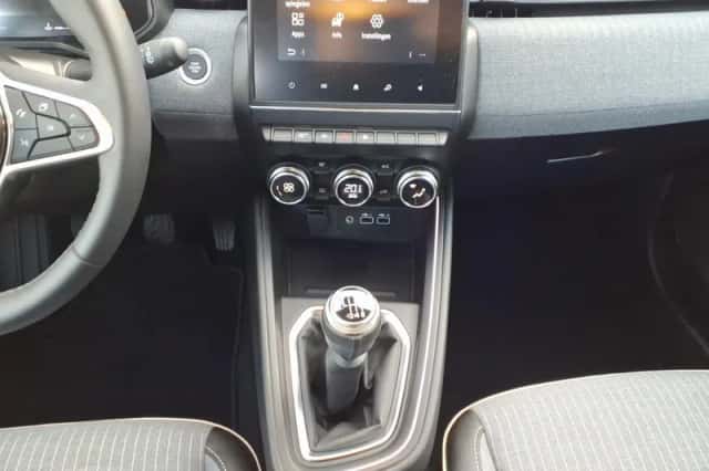 Renault Clio (2024) thumbnail 23