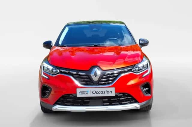 Renault Captur (2023) thumbnail 2