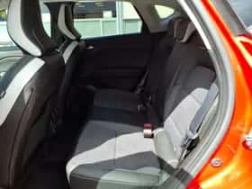 Renault Captur (2023) thumbnail 16