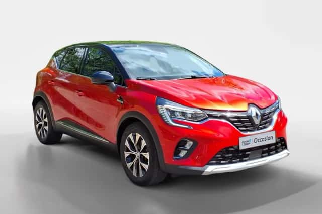 Renault Captur (2023) thumbnail 3