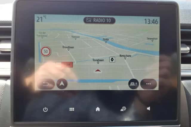 Renault Captur (2023) thumbnail 23