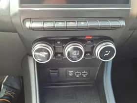 Renault Captur (2023) thumbnail 25