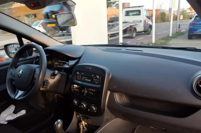 Renault Clio (2014) thumbnail 17