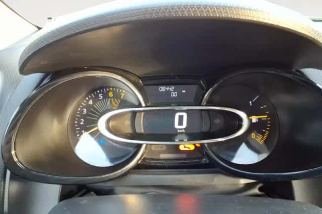 Renault Clio (2014) thumbnail 18