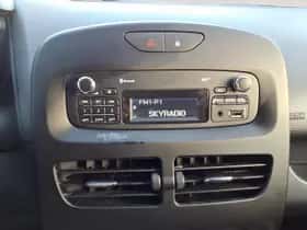 Renault Clio (2014) thumbnail 19