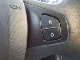 Renault Clio (2014) thumbnail 22
