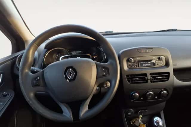 Renault Clio (2014) thumbnail 10