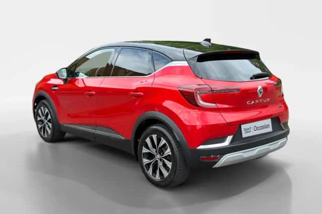 Renault Captur (2023) thumbnail 2