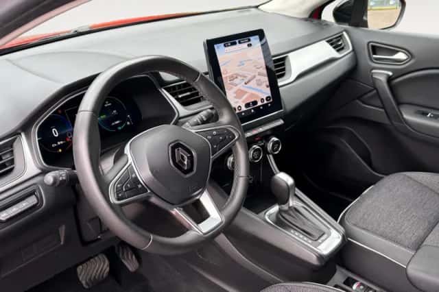 Renault Captur (2023) thumbnail 12