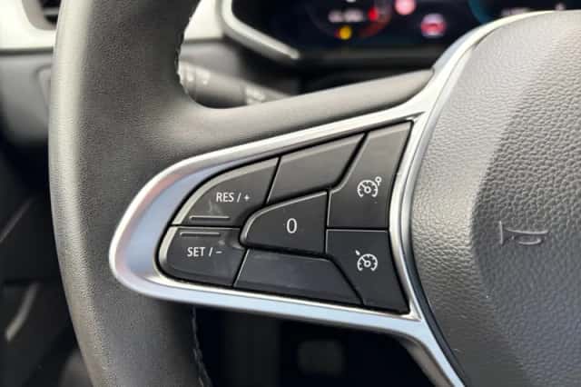 Renault Captur (2023) thumbnail 18