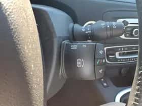 Renault Scénic (2015) thumbnail 25