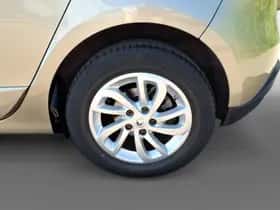 Renault Scénic (2015) thumbnail 8