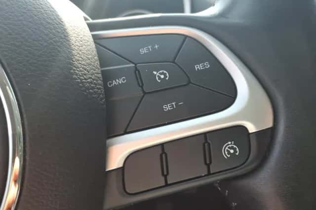 Jeep Compass (2021) thumbnail 23