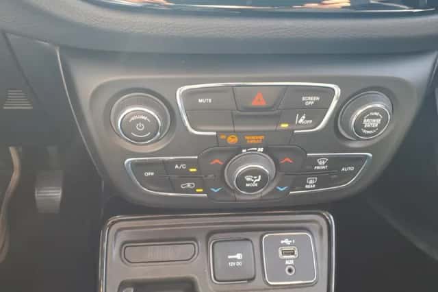Jeep Compass (2021) thumbnail 26