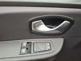 Renault Clio (2017) thumbnail 14