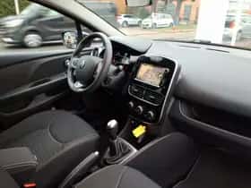 Renault Clio (2017) thumbnail 17